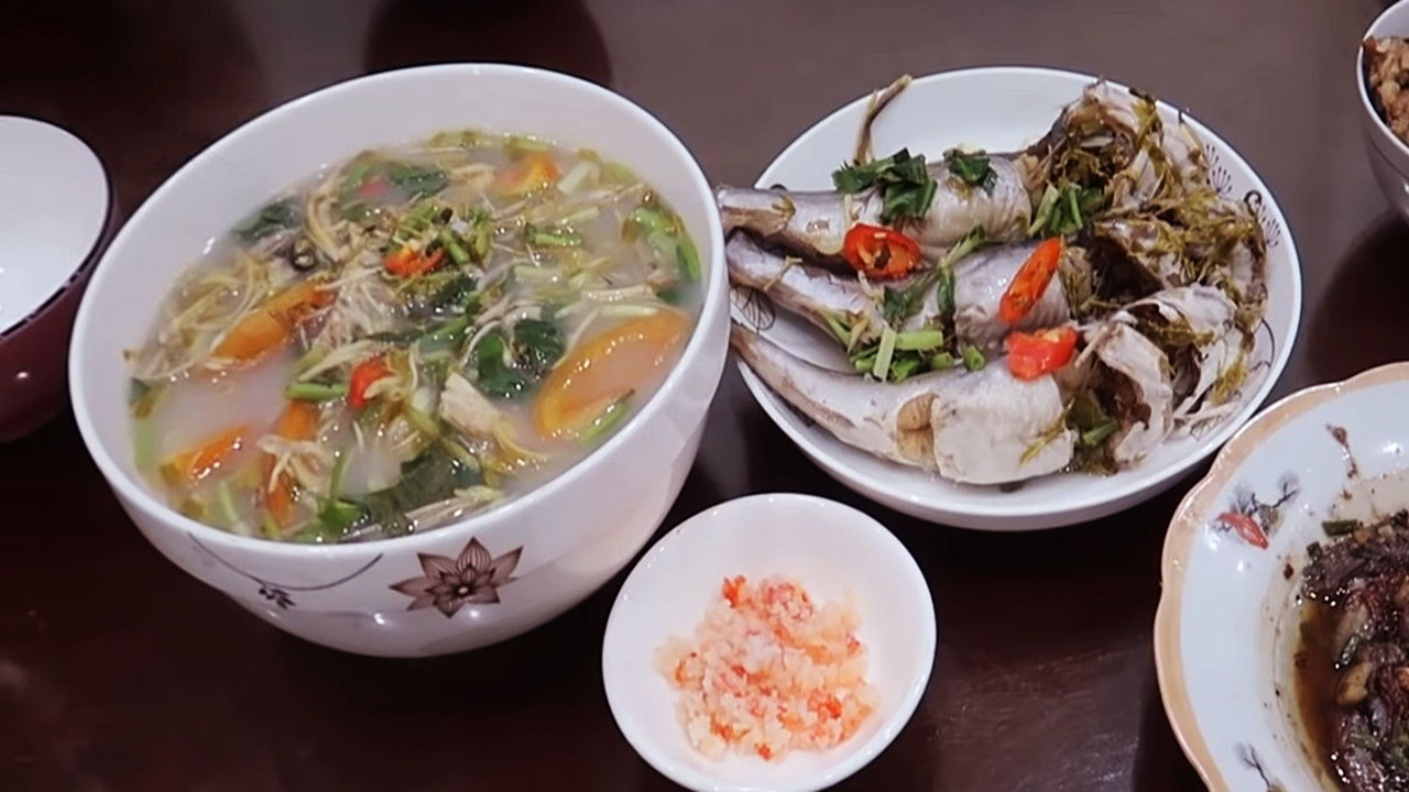 Cá út nấu canh chua