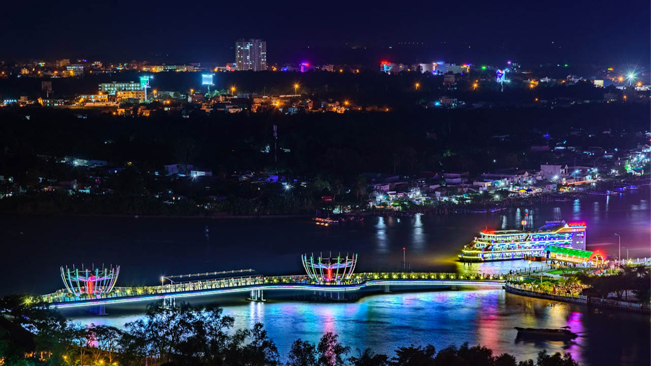 Cầu Tình Yêu tại Bến Ninh Kiểu