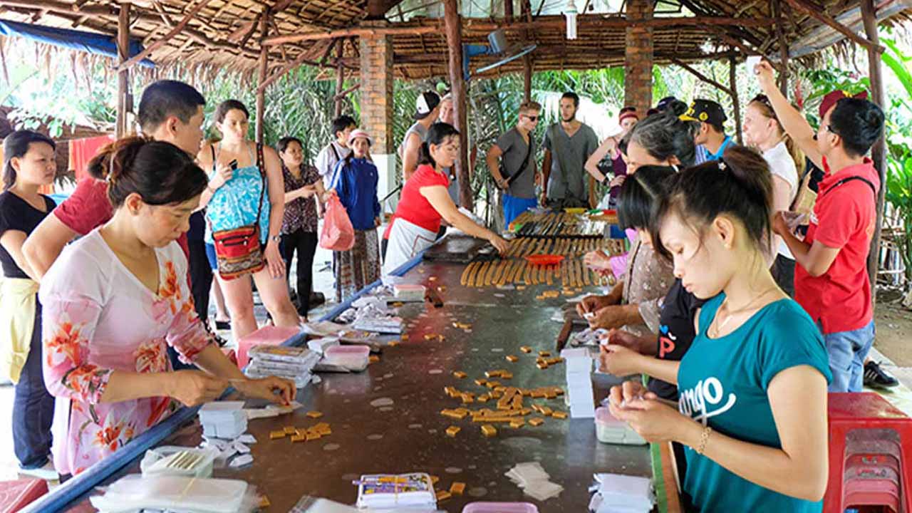 xưởng sản xuất kẹo dừa