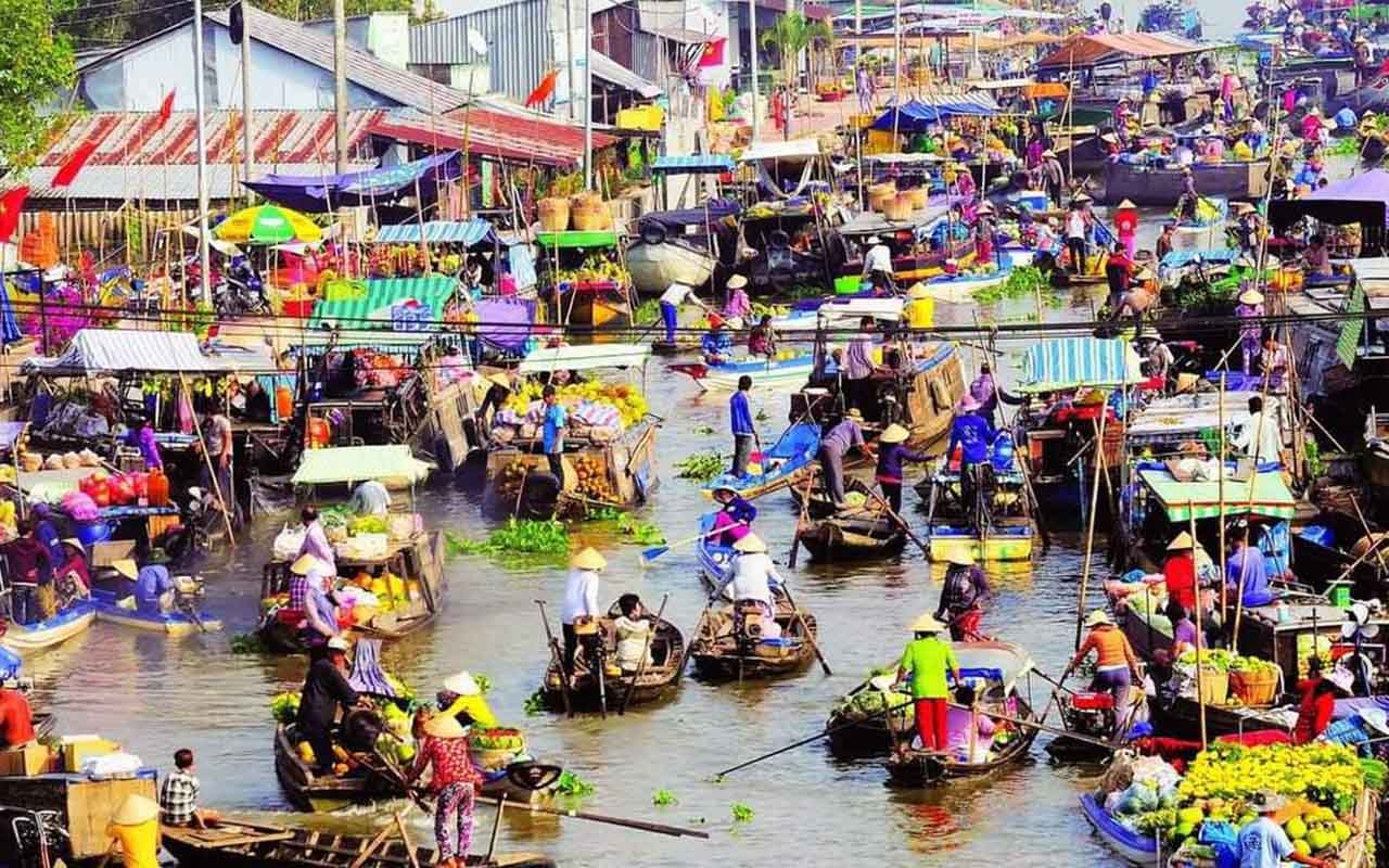 Chợ nổi Ngã Năm