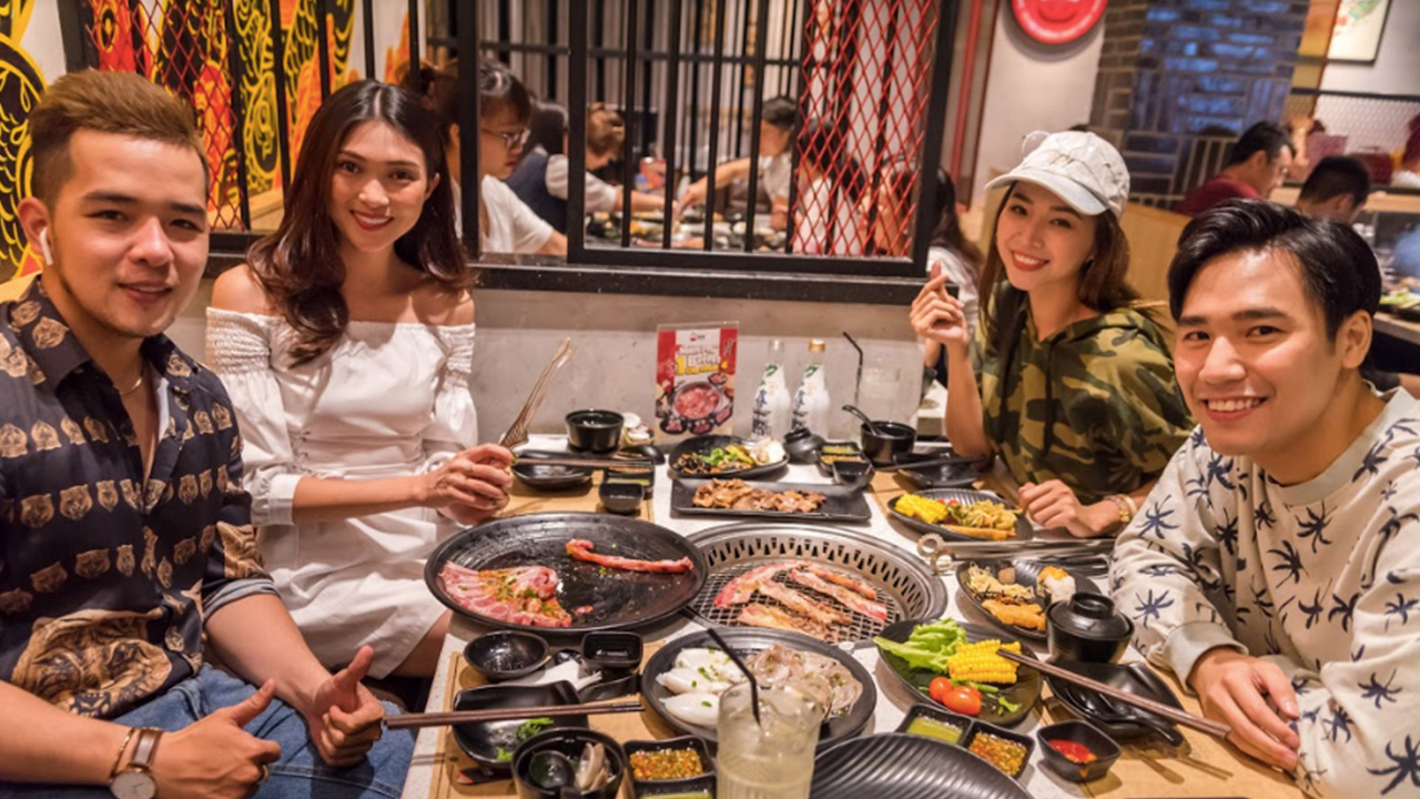 Trải nghiệm ăn uống của thực khách tại Aka House