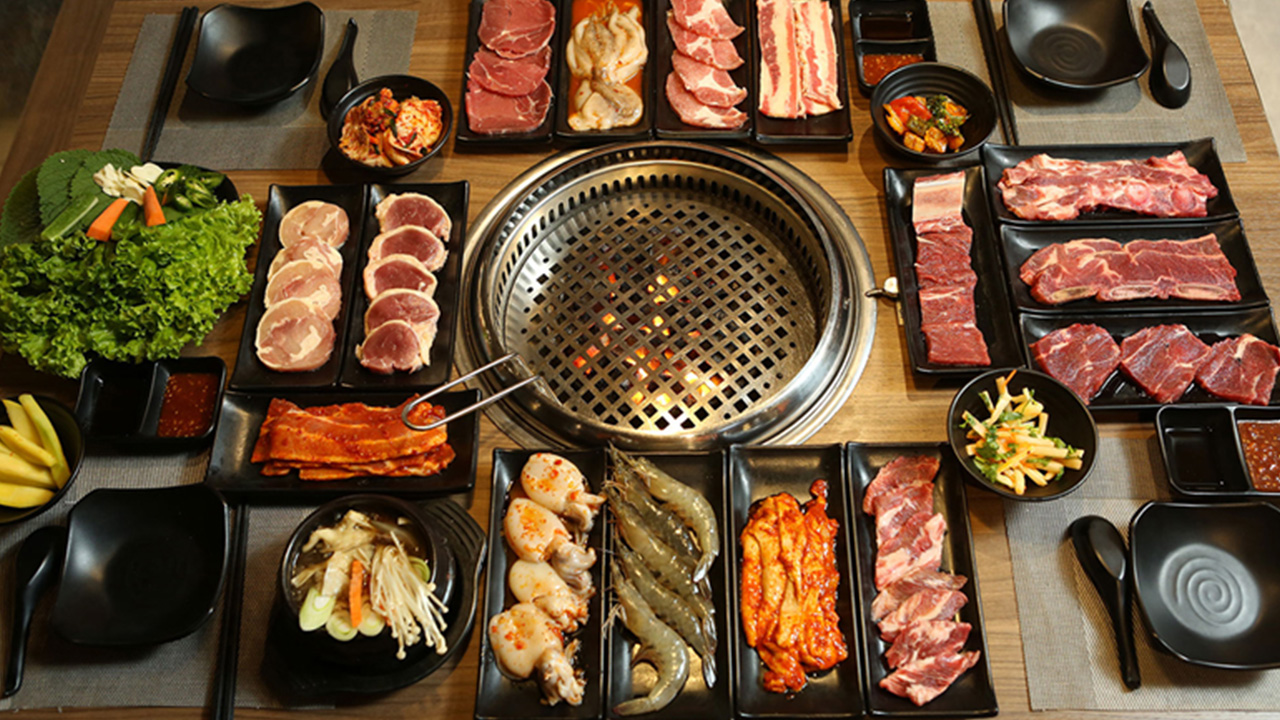 Grill & Chill nổi tiếng với các món nướng tươi ngon, hấp dẫn thị giác