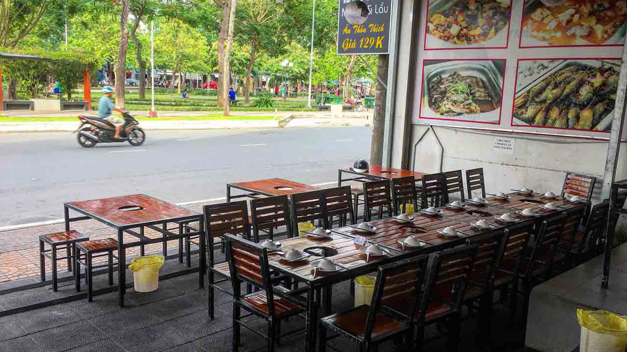 Không gian quán dân dã, thân thiện 