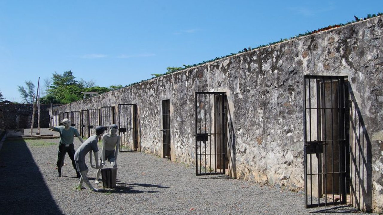 Nhà tù Côn Đảo