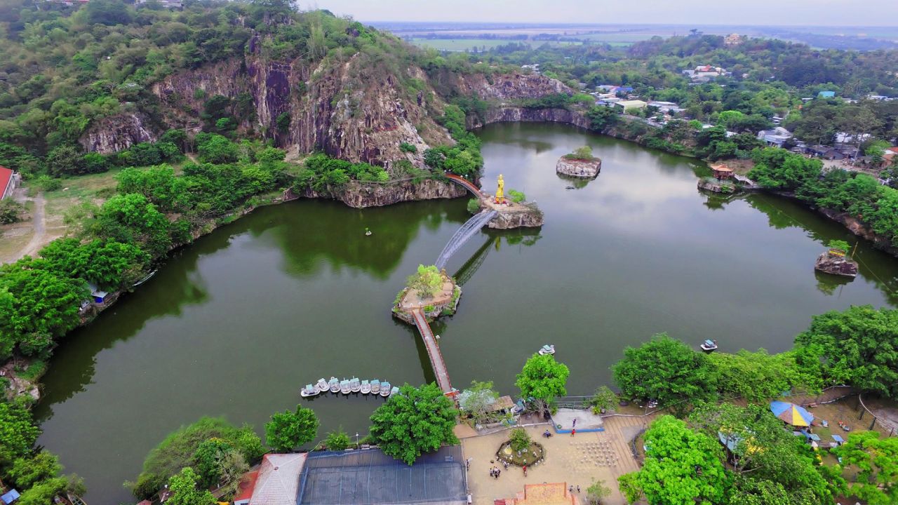 Khu du lịch Núi Sập