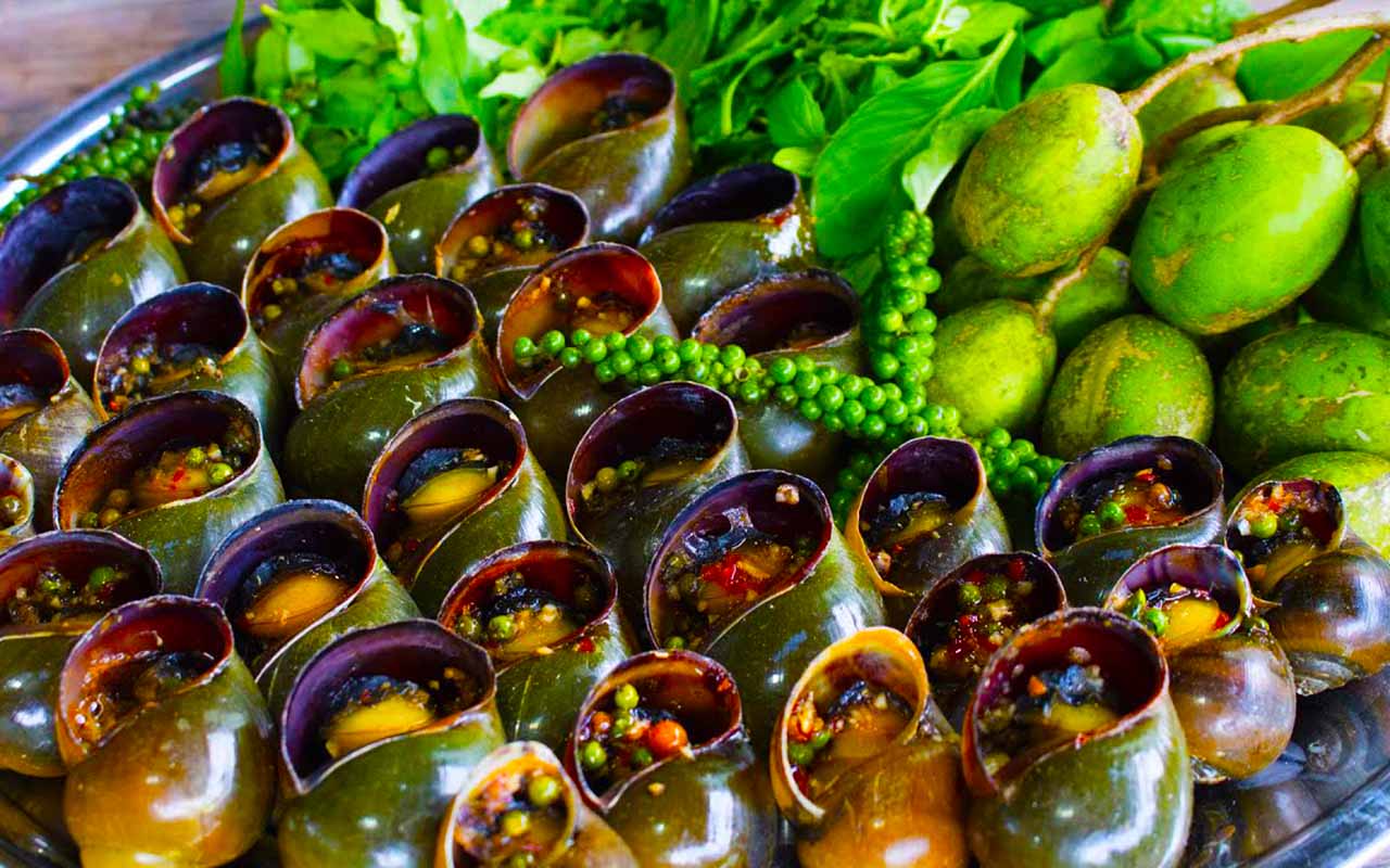 Ốc bươu nướng tiêu xanh