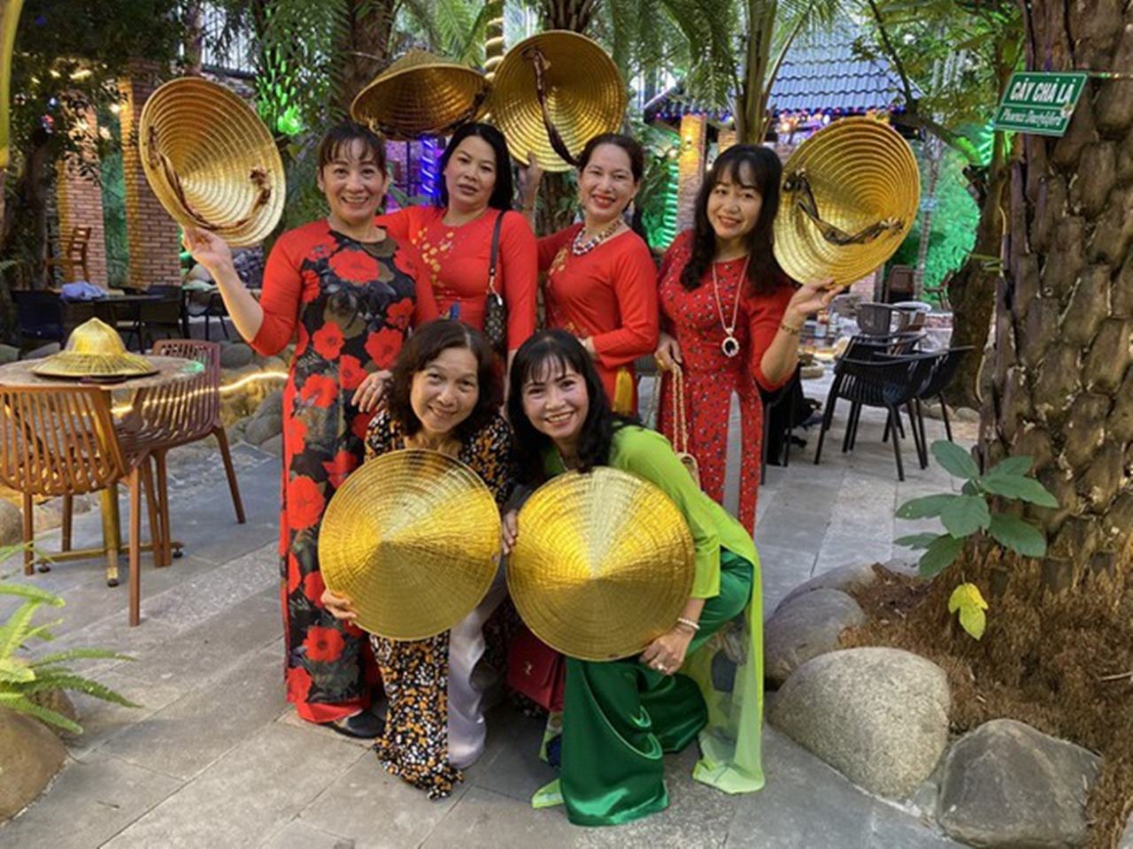 Hình ảnh khách tham quan