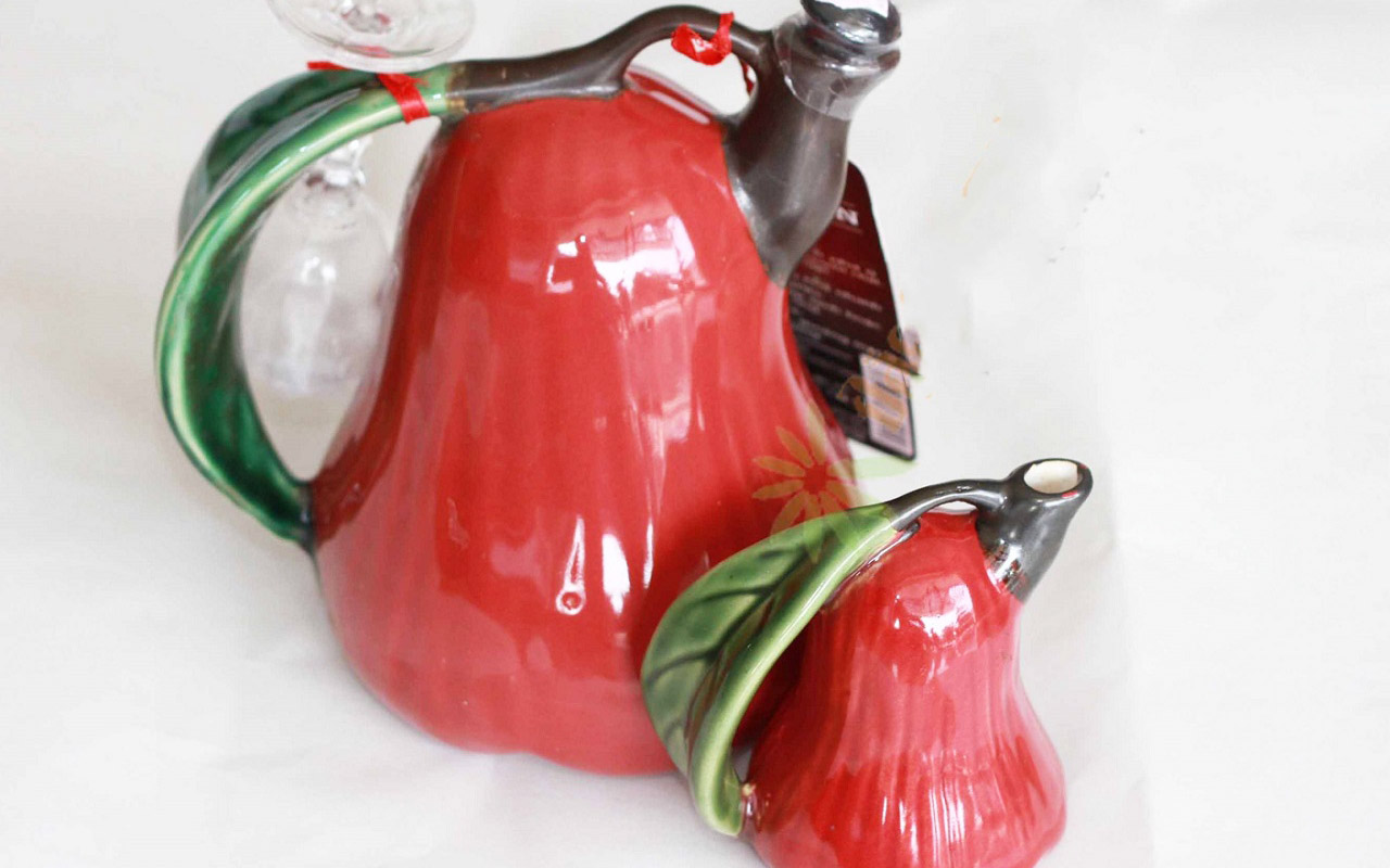 Rượu mận Sáu Tia