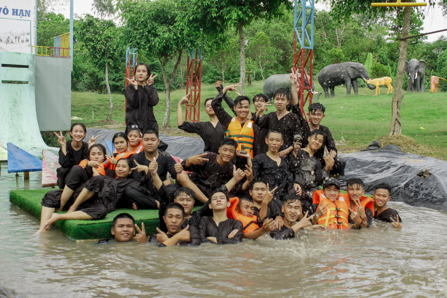 TEAMBUILDING TRÒ CHƠI DÂN GIAN DƯỚI NƯỚC SASUKE (MS009)