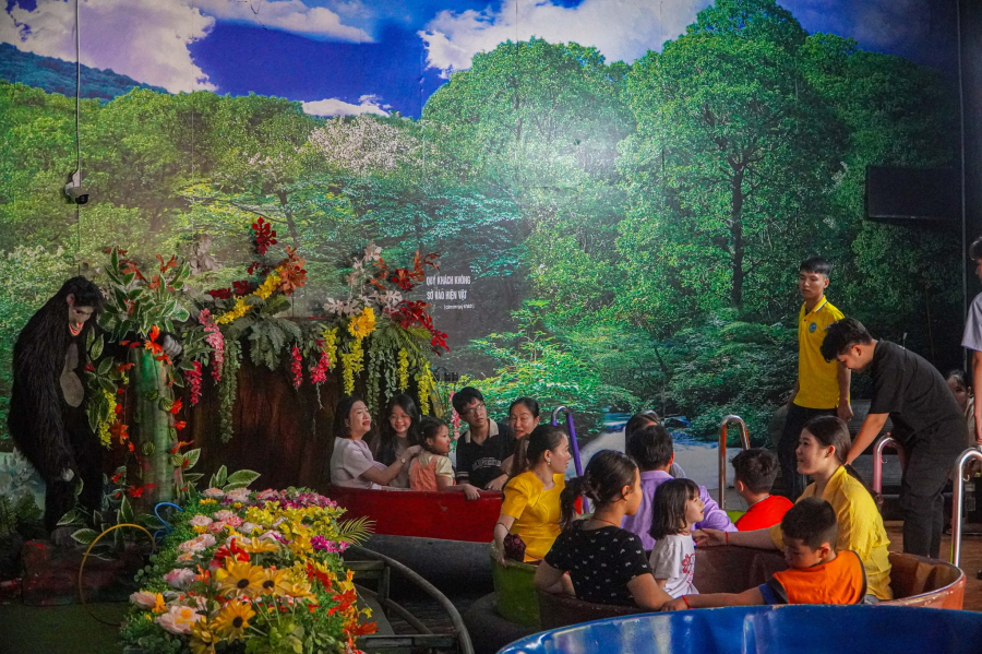 DÒNG SÔNG HUYỀN BÍ