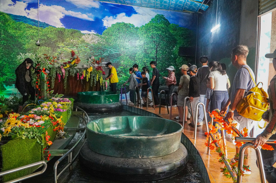 DÒNG SÔNG HUYỀN BÍ