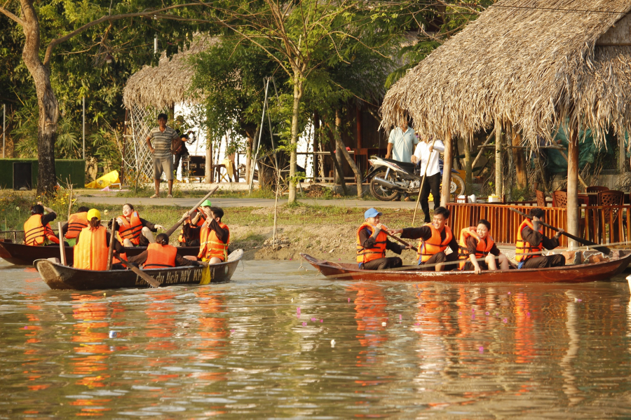BƠI XUỒNG ĐẠP VỊT