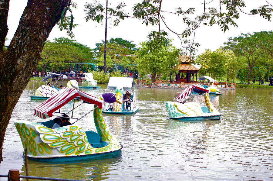 BƠI XUỒNG ĐẠP VỊT