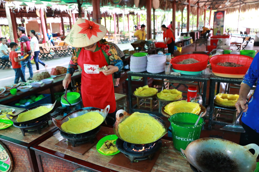 COUNTRY MARKET CUISINE