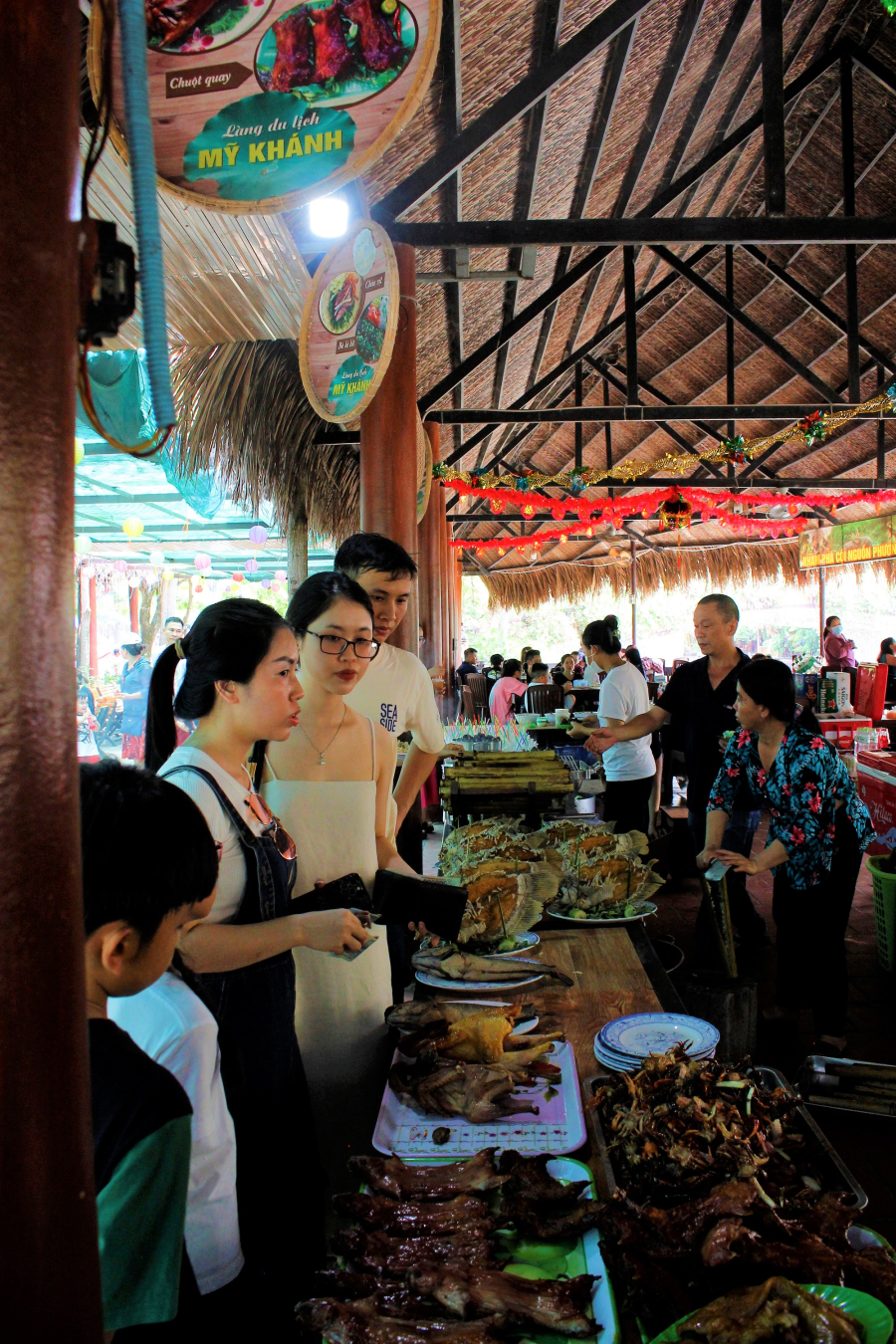 COUNTRY MARKET CUISINE