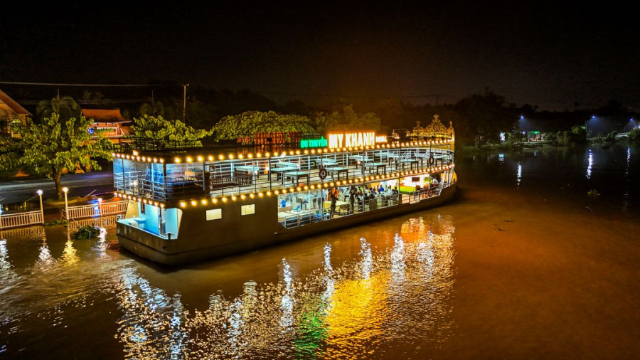 ẨM THỰC DU THUYỀN